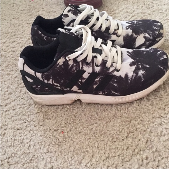 Still available adidas size 9 - Picture 2 of 4